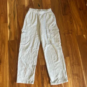 Aritzia TNA Cozy Sweatfleece Mega Cargo Sweatpants  thumbnail 3