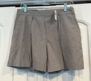 Banana Republic Navy And Cream Stripe‎ 5” Shorts Size 4 thumbnail 1