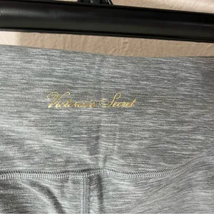 Victoria’s Secret Capri leggings thumbnail 4