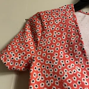 New Zara red button down floral midi dress size S MA thumbnail 5