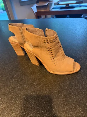 Vince Camuto Katri Woven Booties! Women’s 8! Perfect condition! thumbnail 6
