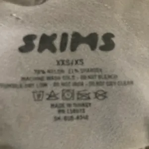SKIMS RARE!! Umber Sculpting Bodysuit thumbnail 4