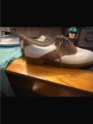 Women’s Two-Tone Saddle Oxford Shoes in White and Brown thumbnail 3