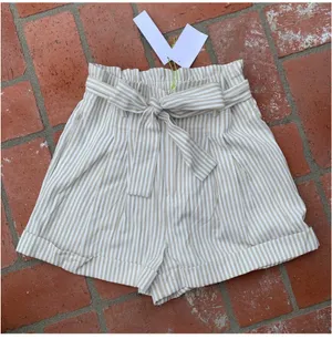 Nordstrom Women’s Shorts Size Small NWT! thumbnail 1