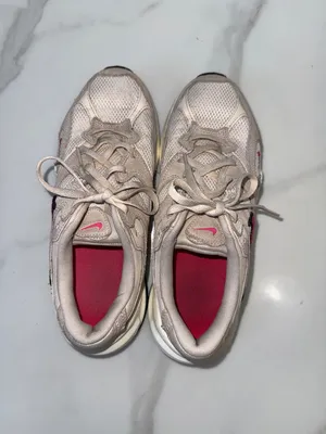 Nike Women’s Cream Mesh Sneakers with Pink Swoosh thumbnail 10