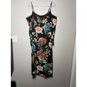 Bardot Floral Lace Trim Cutout Shoulder Sleeve Side Slit Flowy Maxi/Midi Dress 8 thumbnail 2