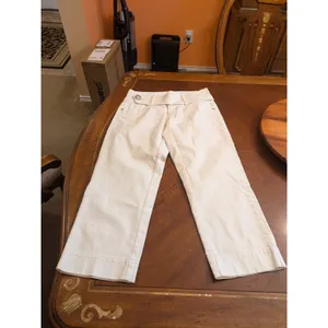 Cache White Denim Capri Jeans Women’s Size 4 thumbnail 4