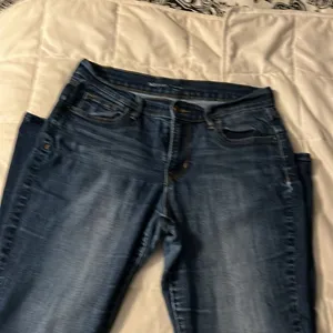 Old Navy Curvy Mid-rise Boot Cut Jeans - Size 8 thumbnail 2