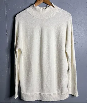 Free People Casey Tunic Sweater im Ivory. size Small. thumbnail 4