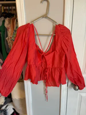 Crop tie back top Size M thumbnail 1