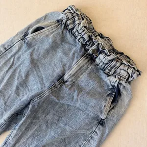 Zara Womens Size 4 Acid Wash Paperbag Waist Mom Jeans Light Blue‎ Denim thumbnail 5