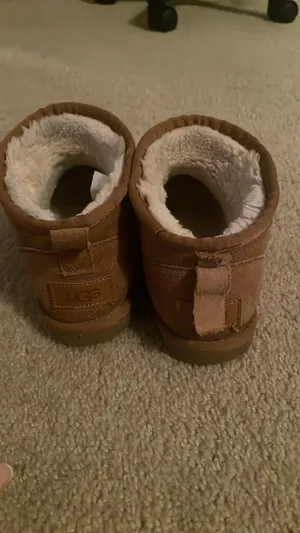 Ugg minis  thumbnail 4
