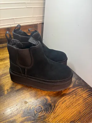UGG Black neumal Chelsea platform boot size 8 thumbnail 2