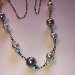 Vintage Silver Tone Chain With Gray & White Faux Pearl Necklace thumbnail 3