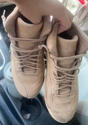 Jordan Nike  12 Retros thumbnail 2
