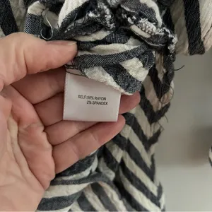 Jane and Delancey Blouse,Striped Size Large. Roll up sleeve button option! thumbnail 8