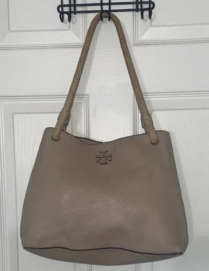 Tory Burch Light Brown Leather Mcgraw/Taylor Hobo Slouchy Bag thumbnail 1