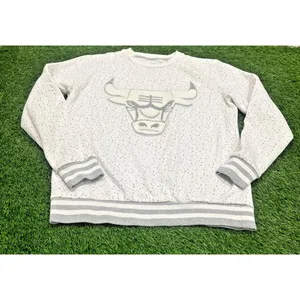 NBA Chicago Bulls Vintage Womens White Logo Sweatshirt Medium thumbnail 3