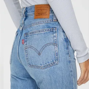 Levi’s Wedgie Straight Distressed Jeans‎ in Blue Size 25 thumbnail 4