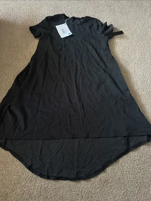 Women’s Black Short thumbnail 1