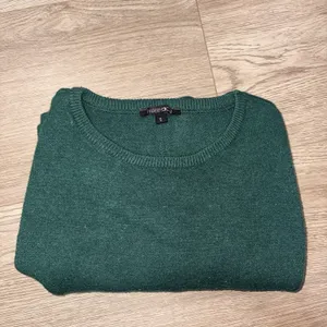 Papermoon Boutique Women's Green Cropped Sweater Small thumbnail 8