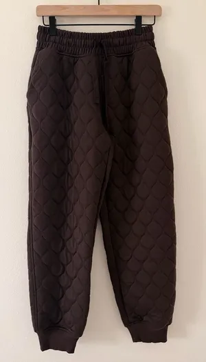 NWT Rae Mode Espresso Quilted Joggers size small Brown thumbnail 1