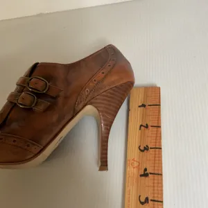 Vintage Enzo Angiolini Brown Leather Fringe Heels Double Buckle Pumps Size 7M thumbnail 10