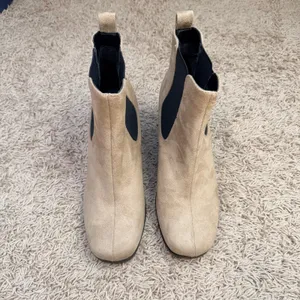 Soda Tan and Black Ankle Boots Block Heel Size 9 thumbnail 2