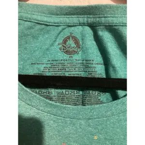 Disney Little Mermaid Ariel Go On Kiss the Girl T-Shirt Size XS FIRST KISS thumbnail 4