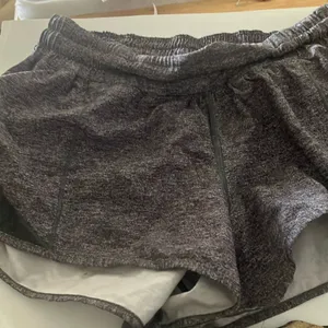 FINAL MARKDOWN Ladies short shorts Size undefined thumbnail 1