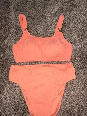 Victoria’s Secret Coral Textured Bikini Set L/XL thumbnail 9