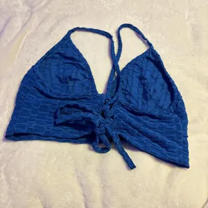 Blue athletic crop top thumbnail 2