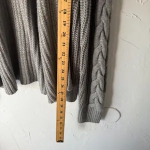 EST 1940 Gray Cable Knit Long‎ Sleeve Preppy Cardigan Sweater L Layering Boho thumbnail 8