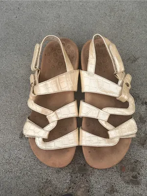 Vionic Paros Metallic Cream Strappy Orthotic Sandals Cream Patent Leather 7M thumbnail 2