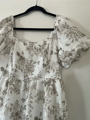 White Tan Floral Mini Dress Medium Puff Sleeve Cottagecore Balletcore Romantic thumbnail 2