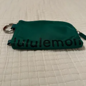 Lululemon Green Clipable Card Pouch thumbnail 3