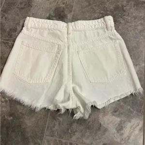 NWOT zara shorts thumbnail 3