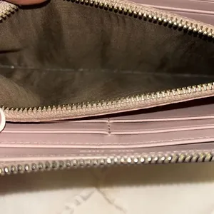 Authentic Miu Miu Leather Tan Zippy Wallet thumbnail 6