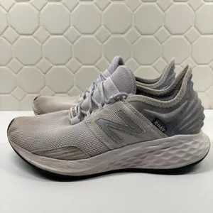New Balance Fresh Foam Roav Women Size 8 Grey Running Shoes WROAVLG2 thumbnail 2