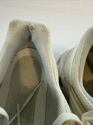On Running Women's Sneakers in Cream thumbnail 7