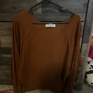 Brown Sweater thumbnail 1