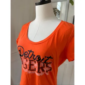 NWT MLB Detroit Tigers Short Sleeve Scoop Neck T-shirt XL thumbnail 5
