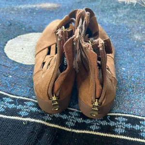 American Eagle Tan Ankle Booties Suede SZ 8 Heels Pumps Minimalist Casual Y2K thumbnail 5