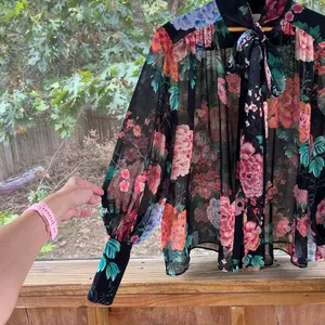 Cue Women's Black Colorful Floral Georgette Tie Neck Blouse Size 14 thumbnail 5