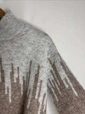Ophelia Roe Turtleneck Two-Tone Heather Gray-Camel Geo Pattern Neutral Sweater S thumbnail 4