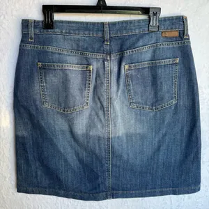 Boden Classic Denim Jean Mini Skirt with Front Godet Pleat Medium Wash Pockets thumbnail 3