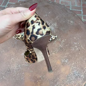 Vintage Y2K GUESS by Marciano leopard print pointed-toe stiletto pumps 8.5 / worn once thumbnail 6