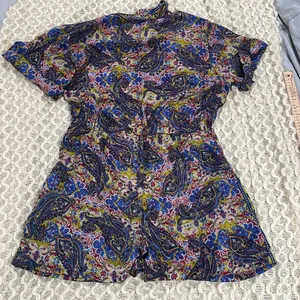 Lightweight short romper with short sleeves and pockets button front paisley NEW thumbnail 11
