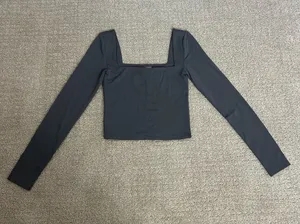Aritzia Babaton Grey Square-Neck Long Sleeve Crop Top Size XS thumbnail 1