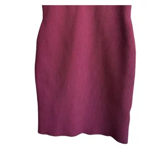 ✨Aritzia Babaton
Deep V Dress✨ thumbnail 10